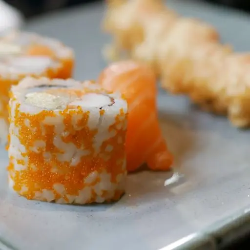 Serviervorschlag für Maki Tempura Lachs (M26)