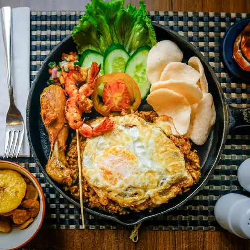 Serviervorschlag für Nasi-Goreng