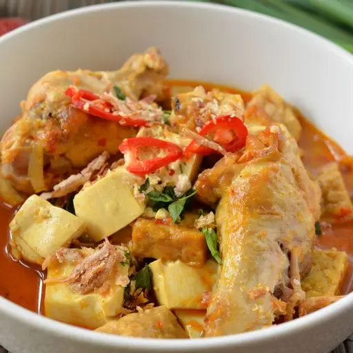 Serviervorschlag für To-Fu mit Hühnerfleisch (Chop Suey)