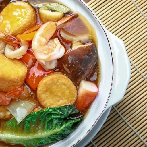 Serviervorschlag für To-Fu mit Garnelen und Gemüse (Chop Suey)